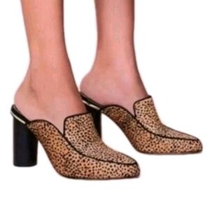 DELTAN size 7.5 Pointed Toe Leopard Animal‎ Print Leather Slip On Mules Classic